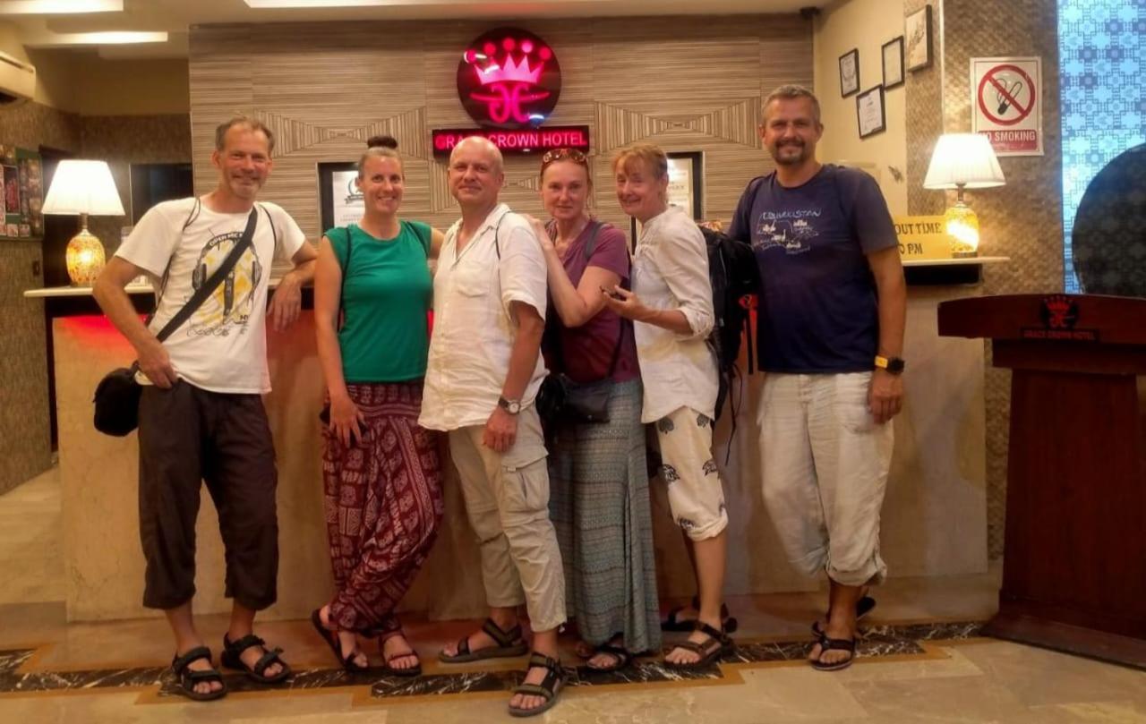Grace Crown Hotel Исламабад Екстериор снимка